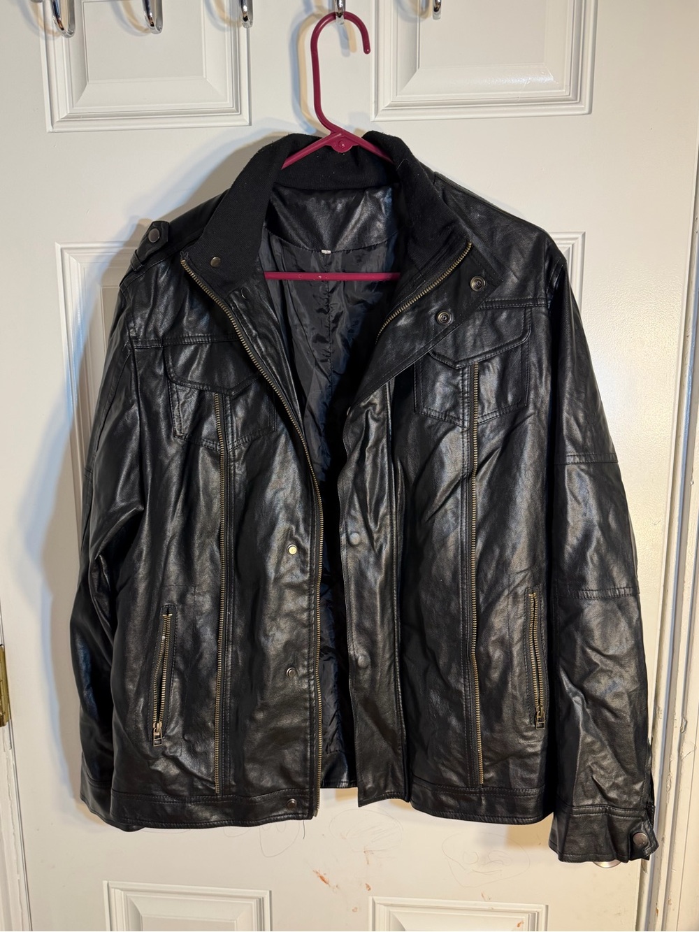 Men's Black Leather Bomber Jacket with Zip Pockets